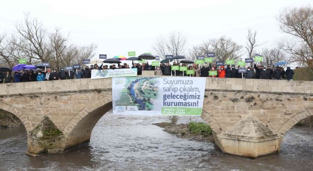 Dünya Su Gününde, kirletilen Nilüfer Çayına dikkat çektiler