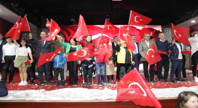 Dünyaya ‘Hocalıyı anlatan Sevinçe Manisadan onur ödülü