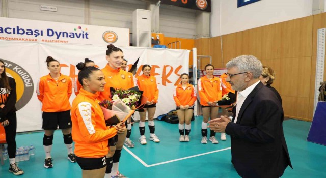 Eczacıbaşı Dynavit, Karayollarına set vermedi