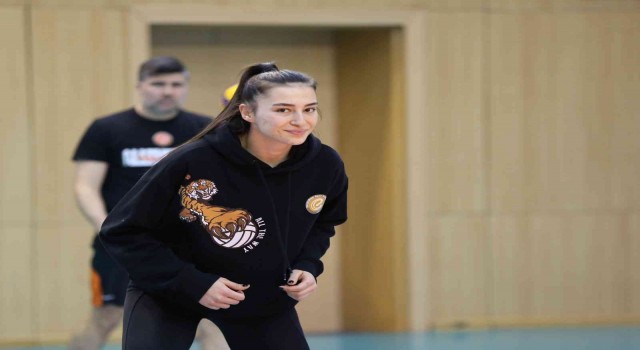 Eczacıbaşı Dynavit, Karayollarını konuk ediyor