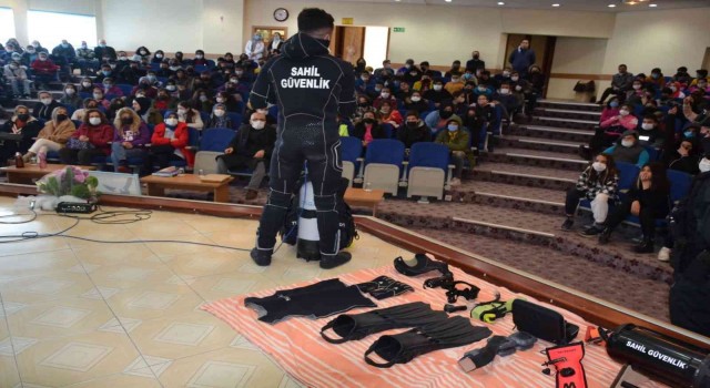 Edremitte Sahil Güvenlik ve Sat komandoları öğrencilere mesleklerini anlattı