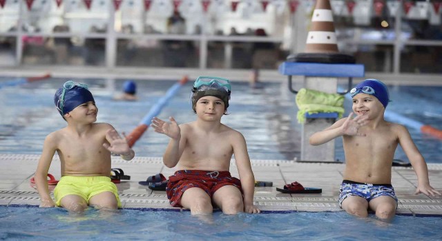 EGO Spordan işitme engelli çocuklara özel yüzme kursu