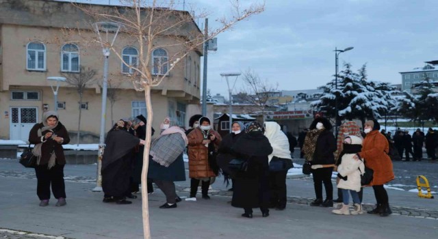 Eksi 7 derecede ışık hadisesini izlemek için Siirtte toplandılar