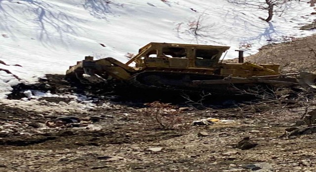 Elazığda dozer uçuruma yuvarlandı: 1 ölü