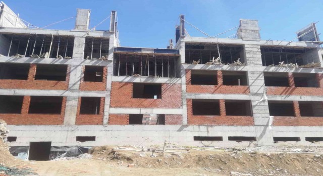 Elazığda inşaatın 3. katından düşen işçi yaralandı
