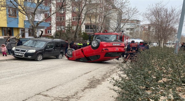 Elazığda otomobil ters döndü: 1 yaralı