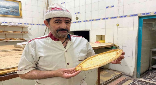 Elazığda sofraların vazgeçilmez lezzeti Peynirli Ekmek