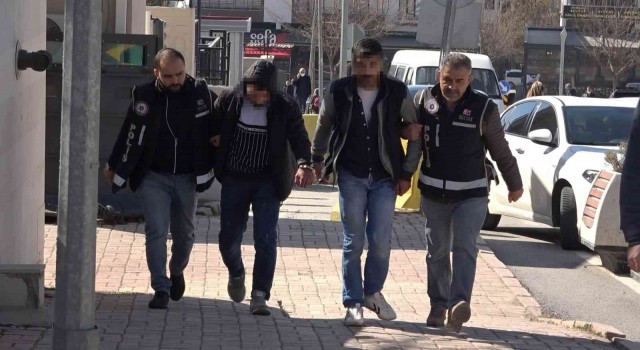 Elazığda suçüstü yakalanan sahte polislerden biri tutuklandı