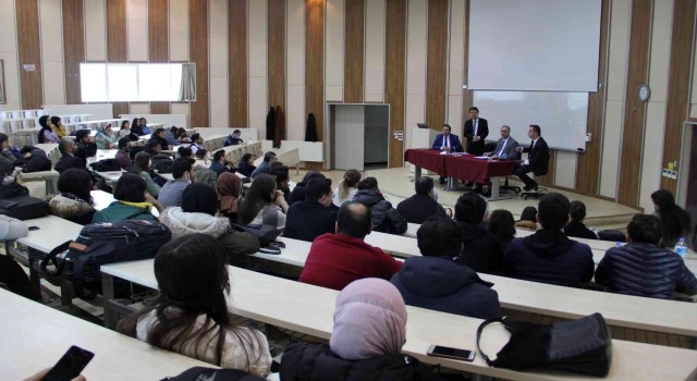 Elçi Müsteşarı Simon, Alman öğrencilere GAÜNü önerdi