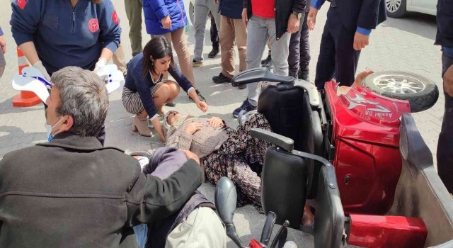 Elektrikli Bisikletle kaza yapan yaşlı çift yaralandı
