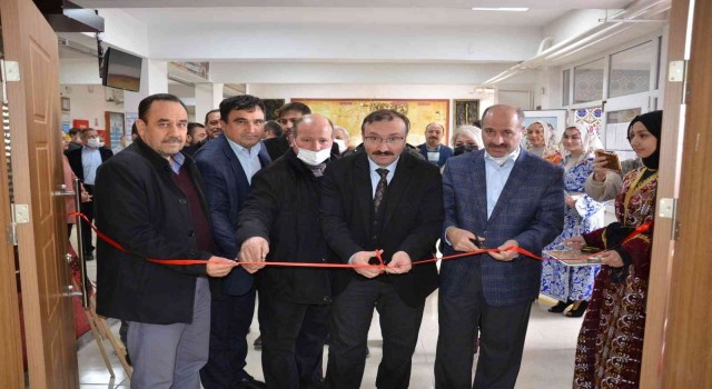 Emette Kültür Güçtür. Kendi Yiyeceğini Kendin Üret isimli sergi