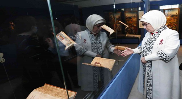 Emine Erdoğan, Belçika Kraliyet Kütüphanesini ziyaret etti
