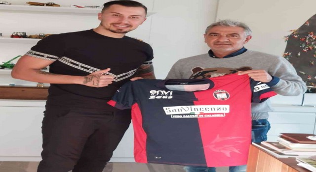 Emre Güral, İtalyan ekibi Crotonea transfer oldu