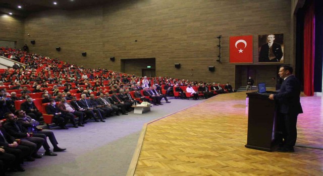 Erzincanda İmkânsız diye bir şey yok konulu konferans düzenlendi