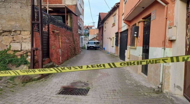 Eşini öldürdükten sonra çocuğunu alarak kaçmıştı Sakaryada yakalandı