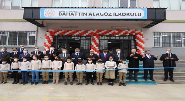 Eski Devlet Bakanı Alagözün adının verildiği okul törenle açıldı