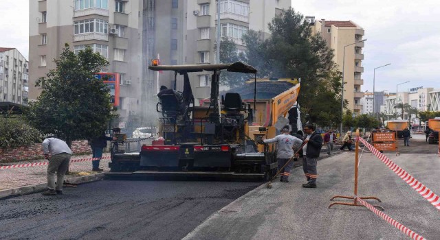 Fener Caddesinde sıcak asfalt çalışması