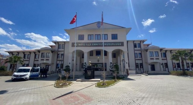 Fethiyede kesinleşmiş hapis cezası olan 2 FETÖ üyesi yakalandı