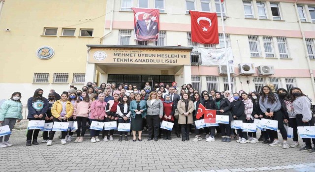 Gaziantepte kitap okuyan gençler ödüllendiriyor