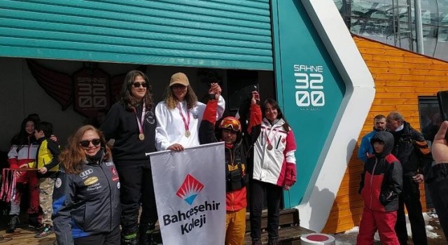 Gedizli öğrenci kayak şampiyonasında Türkiye üçüncüsü oldu