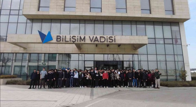 Geleceğin yazılımcıları Bilişim Vadisini gezdi