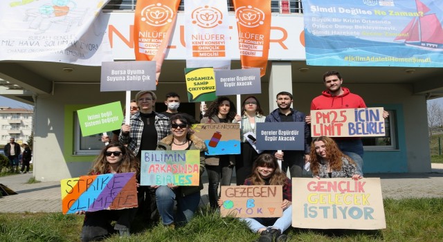 Gençler, küresel iklimle ilgili çağrıda bulundu