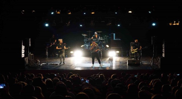 Gençlerin gözde rock gruplarından Zakkum, Bileciki salladı