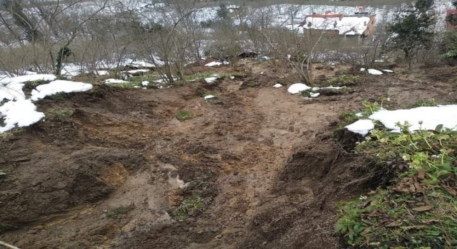 Giresunun Piraziz ilçesinde heyelan tehdidi