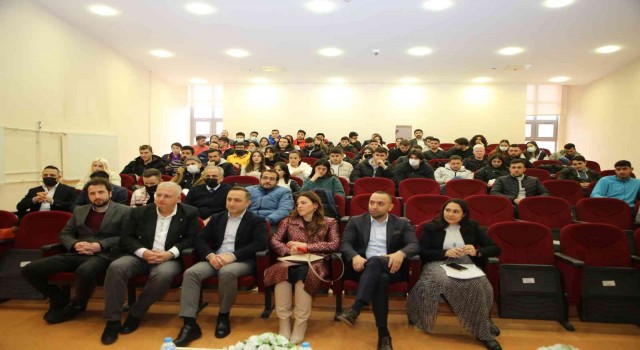 Gölbaşında ‘Yerel Yönetimler, Spor ve İletişim Paneli