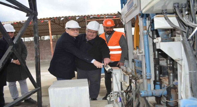 Gömeçte Kilit Parke Taş Beton Blok Üretim Tesisi hizmete girdi