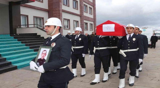 Görevde kalp krizi geçiren polisin naaşı Antalyaya gönderildi