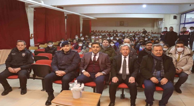 Günyüzü ilçesinde öğrencilere meslek tanıtım günü düzenlendi