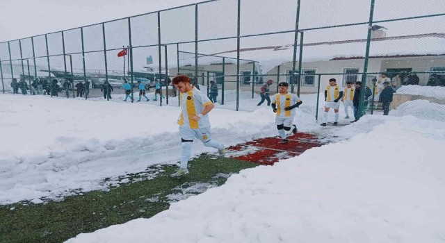 Güroymakspor Bitlis Özgüzeldere Spora 2-1 yenildi