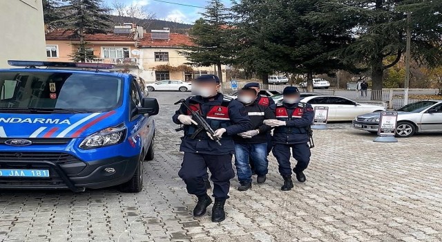 Güvenlik kamerasını hesaba katmayan hırsız yakayı ele verdi