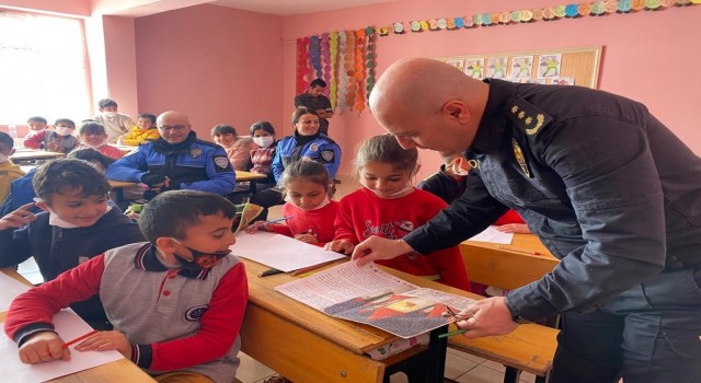 Hakkari polisinden öğrencilere ‘rol model ziyareti