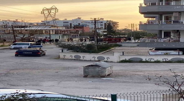 Hatayda polisten kaçarak otomobilden yol kenarına el bombası atan 2 kişi yakalandı