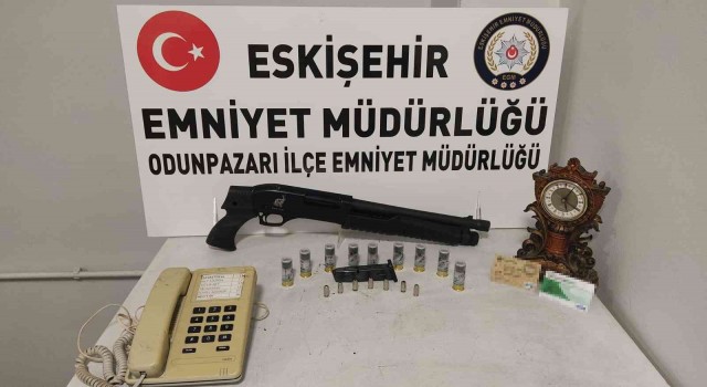 Hırsızlık şüphelisi 3 kişi tutuklandı