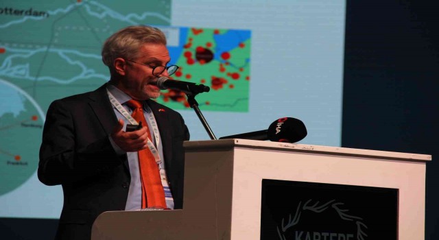Hollanda Kraliyeti İstanbul Başkonsolosu Uıjterlınde: Deniz seviyesinin altındayız ve sellere karşı tehlike altındayız