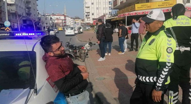 Hurdaya ayrılan motosiklet ile kaza izlerken yakalandı, polise Bu defa görmezden gelin dedi