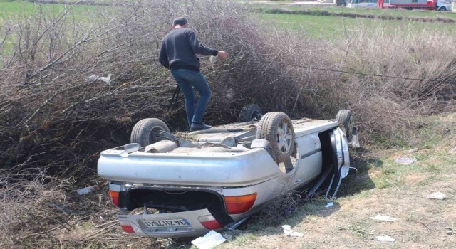 Hurdaya dönen otomobildeki 1i bebek 5 kişi yaralandı