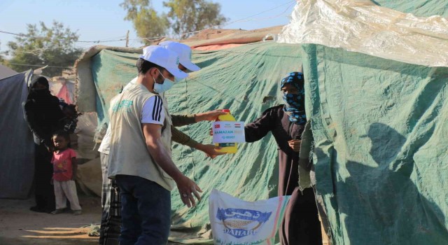 İDDEFten Yemende kumanya dağıtımı