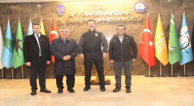 İHAdan Müdür Temize ziyaret