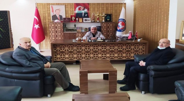 İlçe Milli Eğitim Müdürü Cebeciden Başkan Çalışkana teşekkür ziyareti