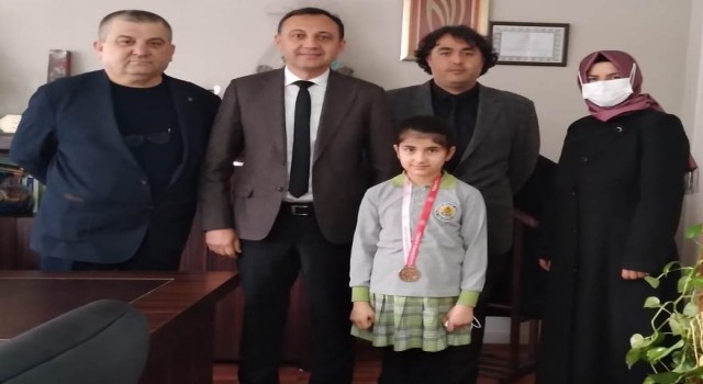 İlkokul öğrencisi Semanur zeka oyunlarında şehrini temsil edecek