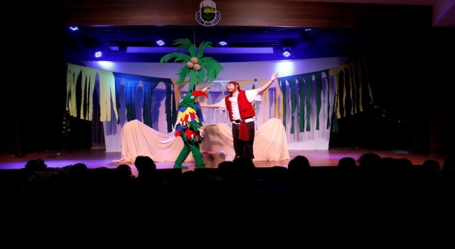 İnegölde 6 günlük Tiyatro Festivali başladı