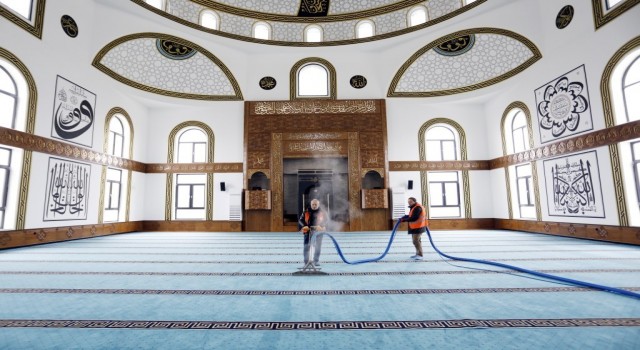 İnegölde camiler ramazana hazırlandı