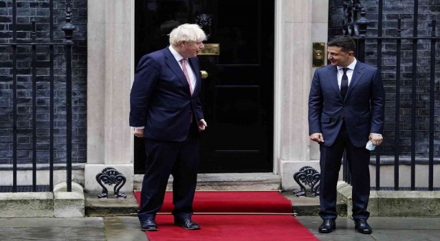 İngiltere Başbakanı Johnson, Zelenskiy ve ailesine sığınma teklif etmiş