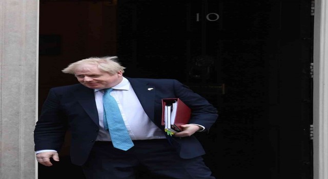 İngiltere Başkanı Johnson: Putin kırmızı çizgiyi aştı, Uluslararası Ceza Mahkemesine çıkarılmalı
