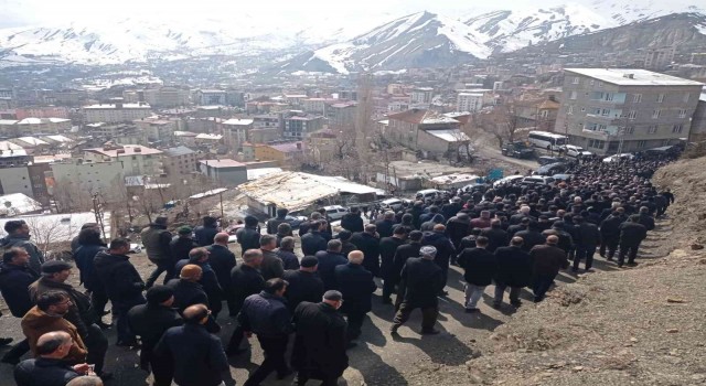 İstanbulda öldürülen Sözer kardeşleri binlerce kişi uğurladı