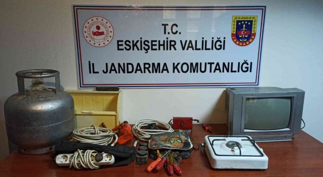 Jandarma hırsızlık şüphelisini kısa sürüde yakaladı